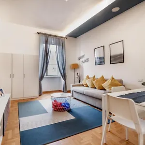 Athena's Apartament